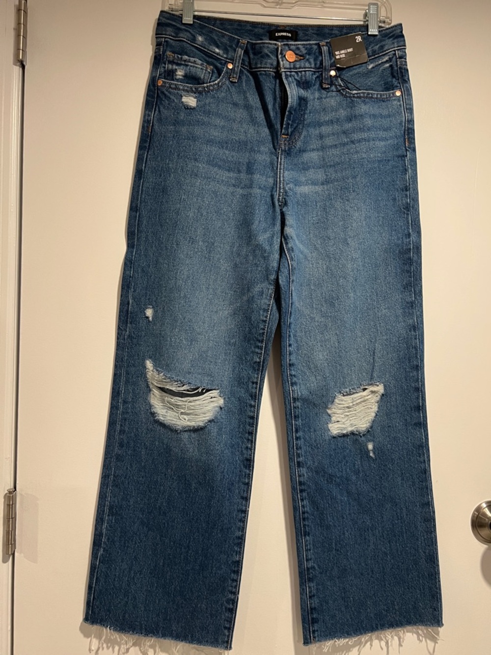 Express 90’s Ankle Boot Mid-Rise Distressed Jeans in Dark Blue
